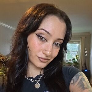 Meet your Posher, Sarina